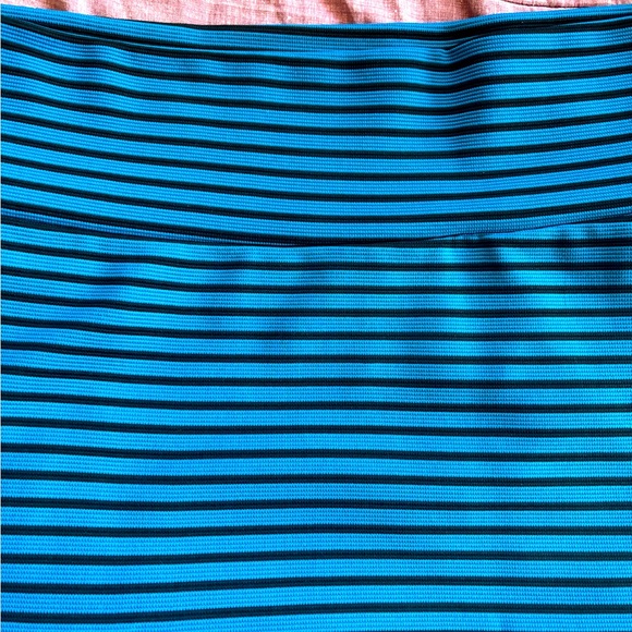 LuLaRoe Woman Plus Size 3X (24/26) Black Blue Striped Straight Cassie Skirt - Picture 3 of 5